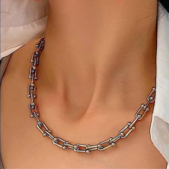 U Link Gold Plated Horseshoe Chain Necklace - Picture 4 of 8